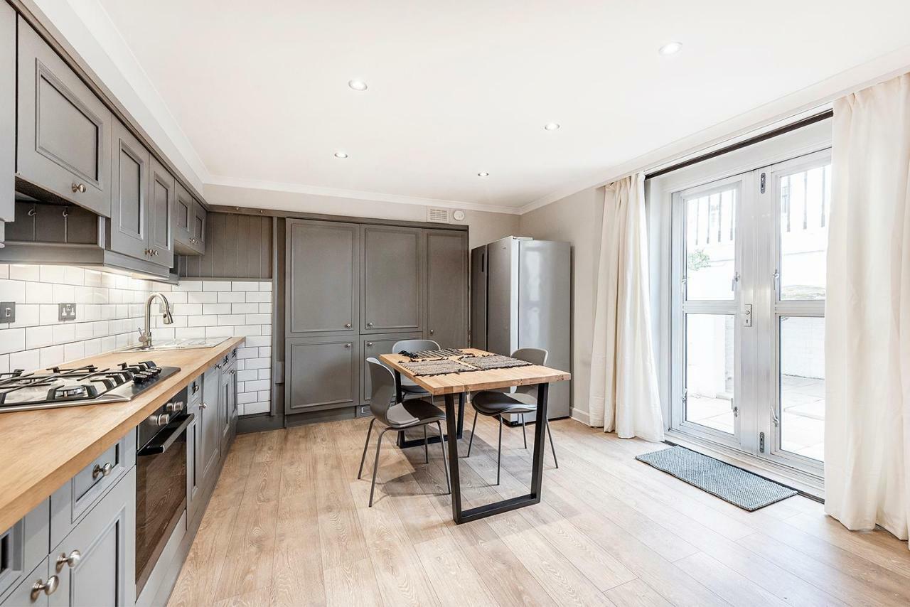 Stylish 2 Bedroom Flat In Knightsbridge Лондон Екстериор снимка