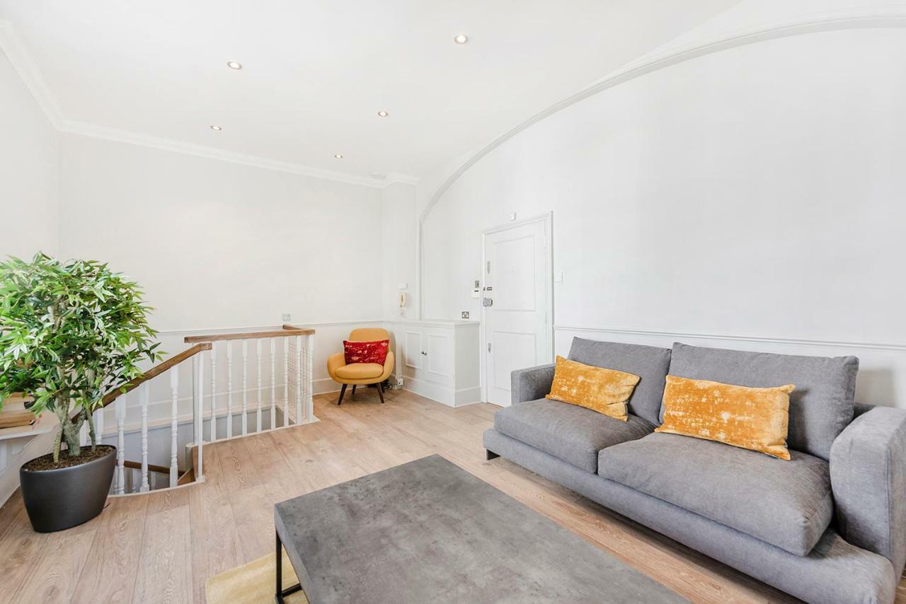 Stylish 2 Bedroom Flat In Knightsbridge Лондон Екстериор снимка